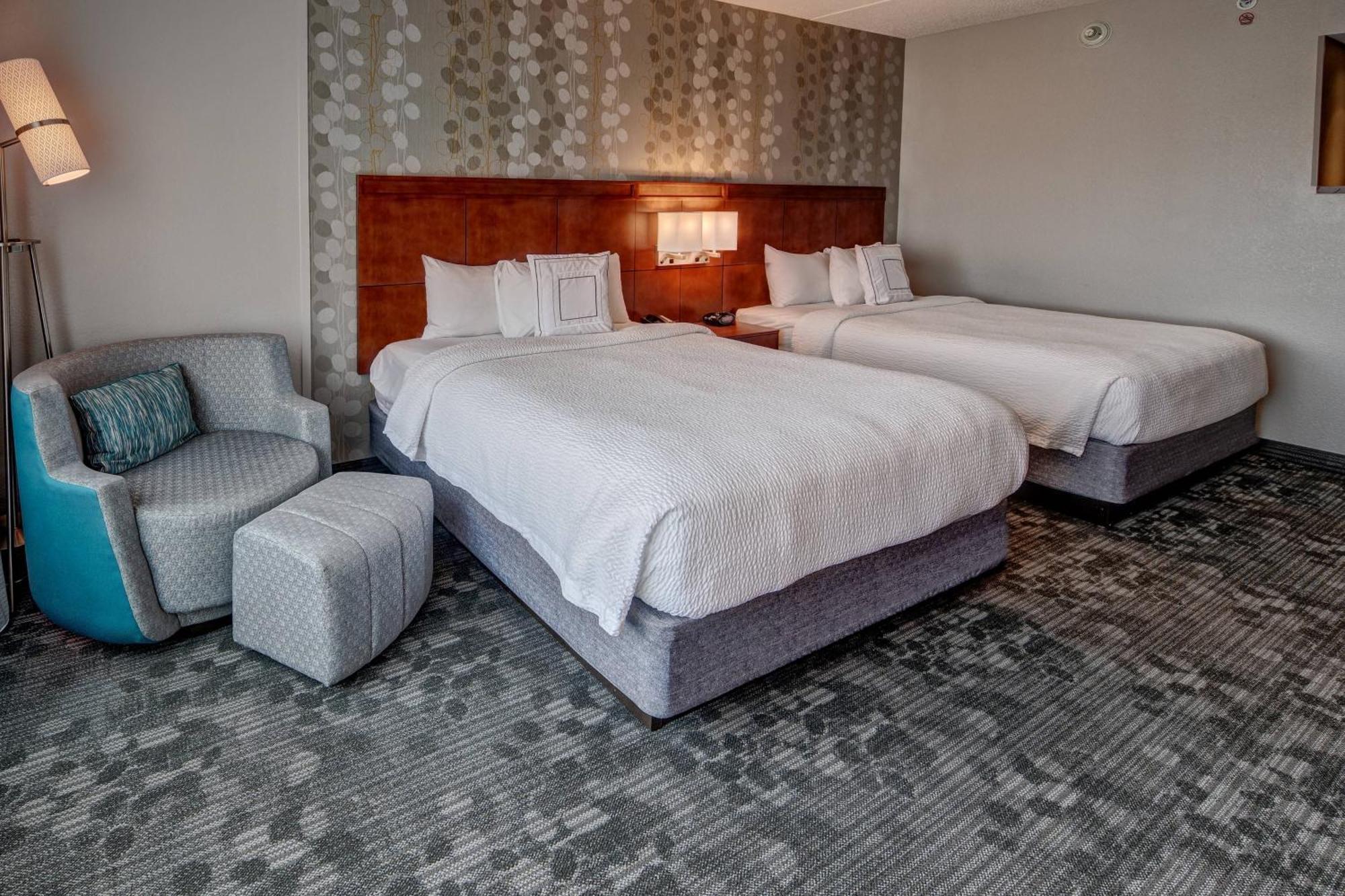 Courtyard Newport News Airport Hotel Buitenkant foto