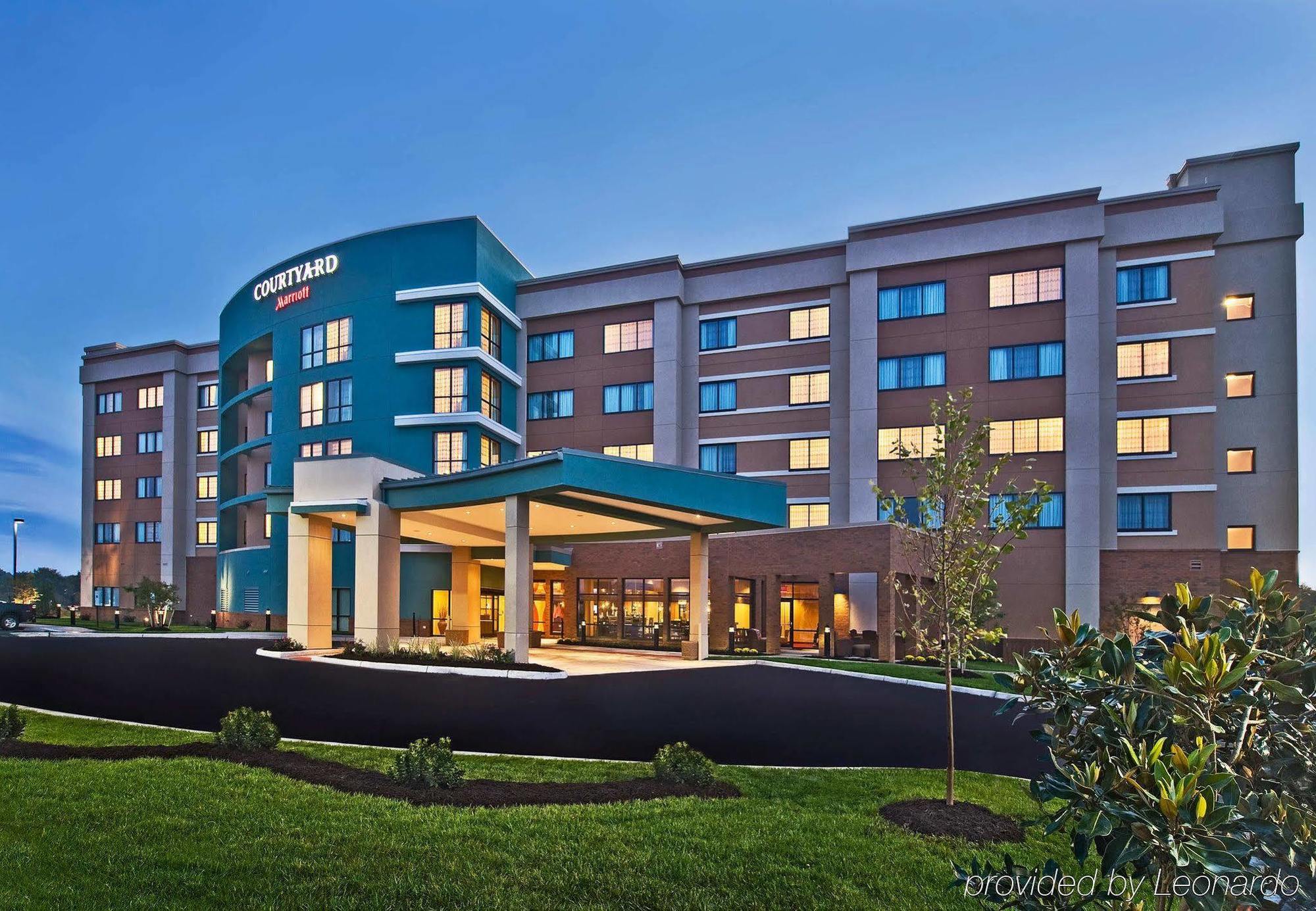 Courtyard Newport News Airport Hotel Buitenkant foto
