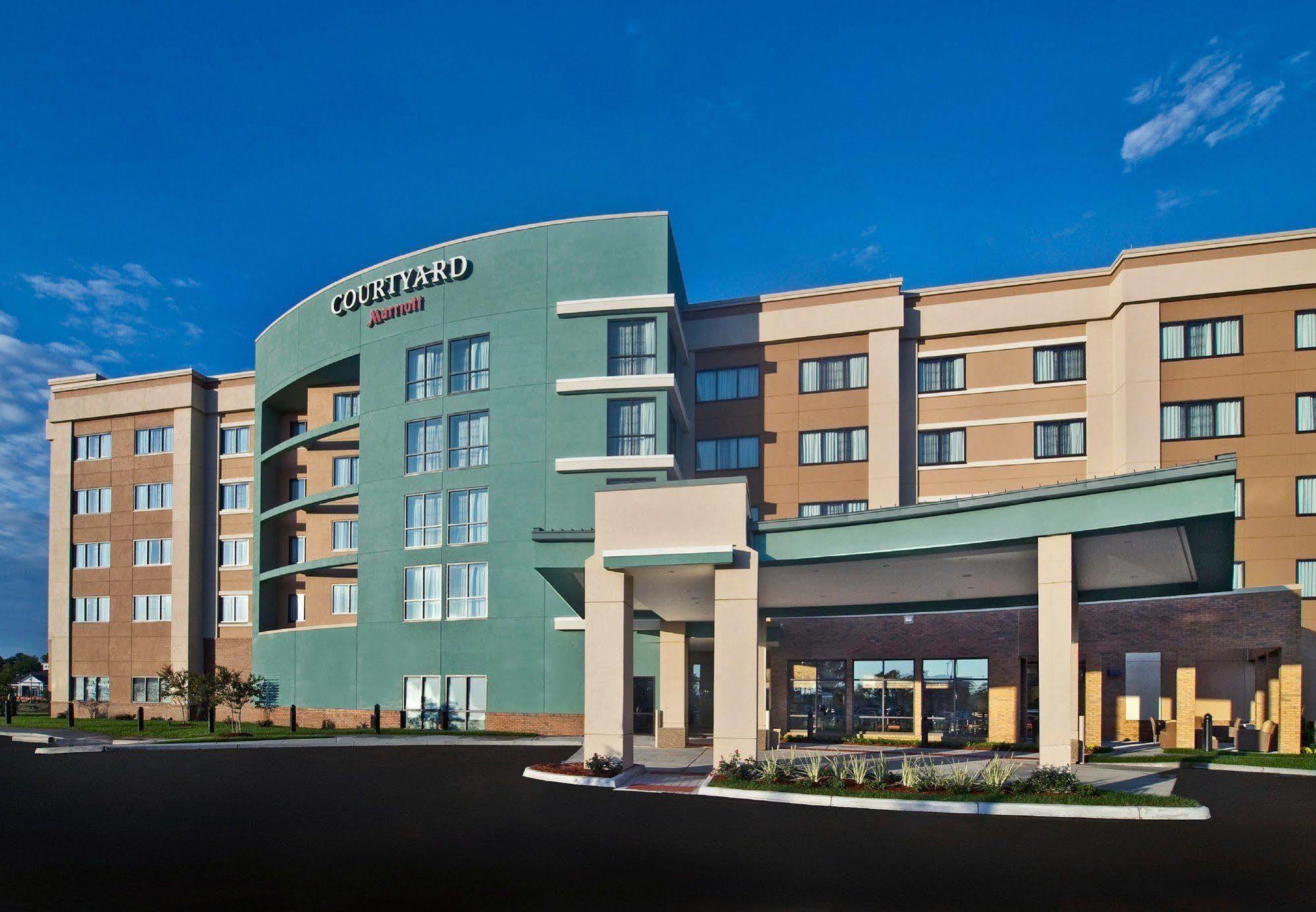 Courtyard Newport News Airport Hotel Buitenkant foto
